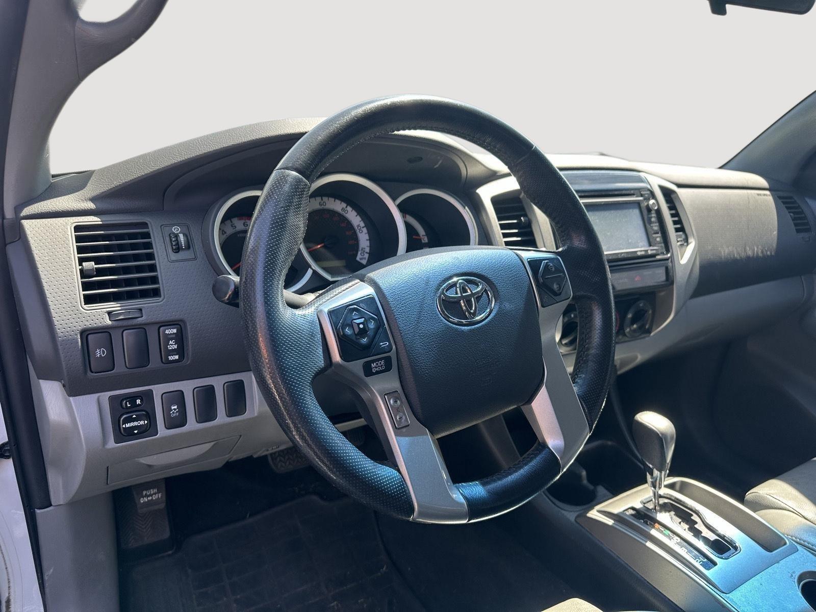 2015 Toyota Tacoma PreRunner V6 photo 9