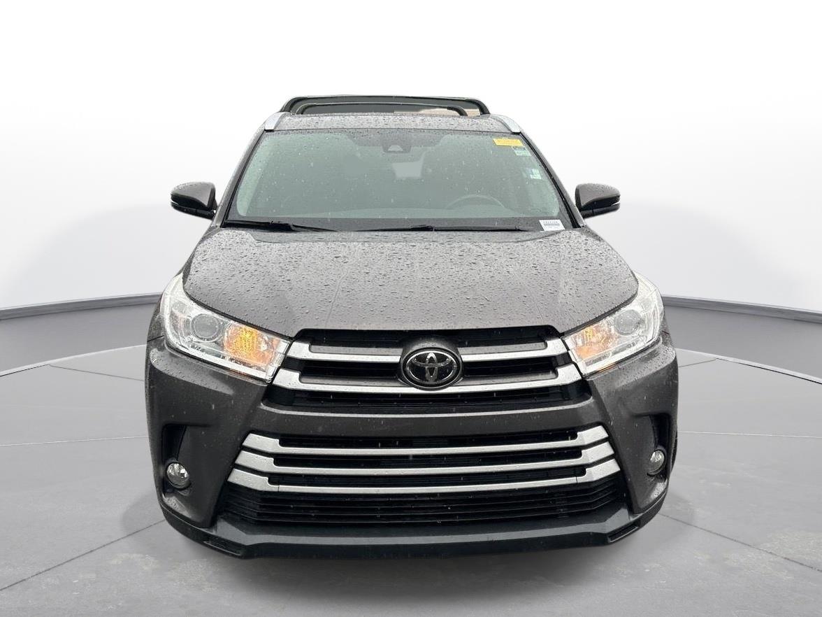 2017 Toyota Highlander XLE photo 2