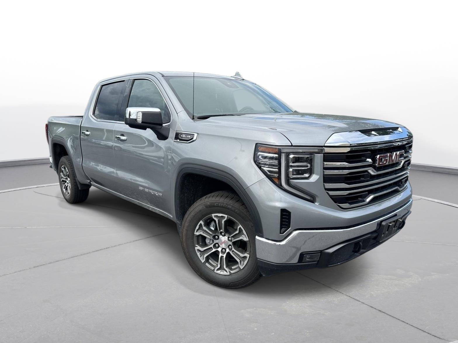 2025 GMC Sierra 1500 SLT photo 3