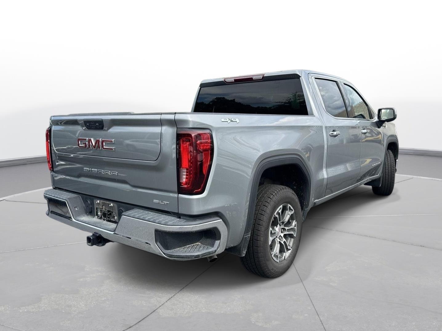 2025 GMC Sierra 1500 SLT photo 5