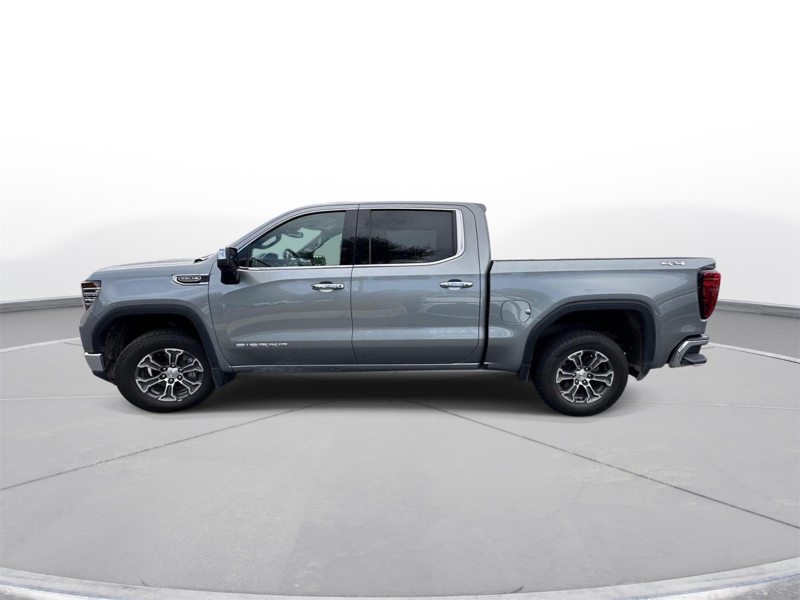 2025 GMC Sierra 1500 SLT photo 8