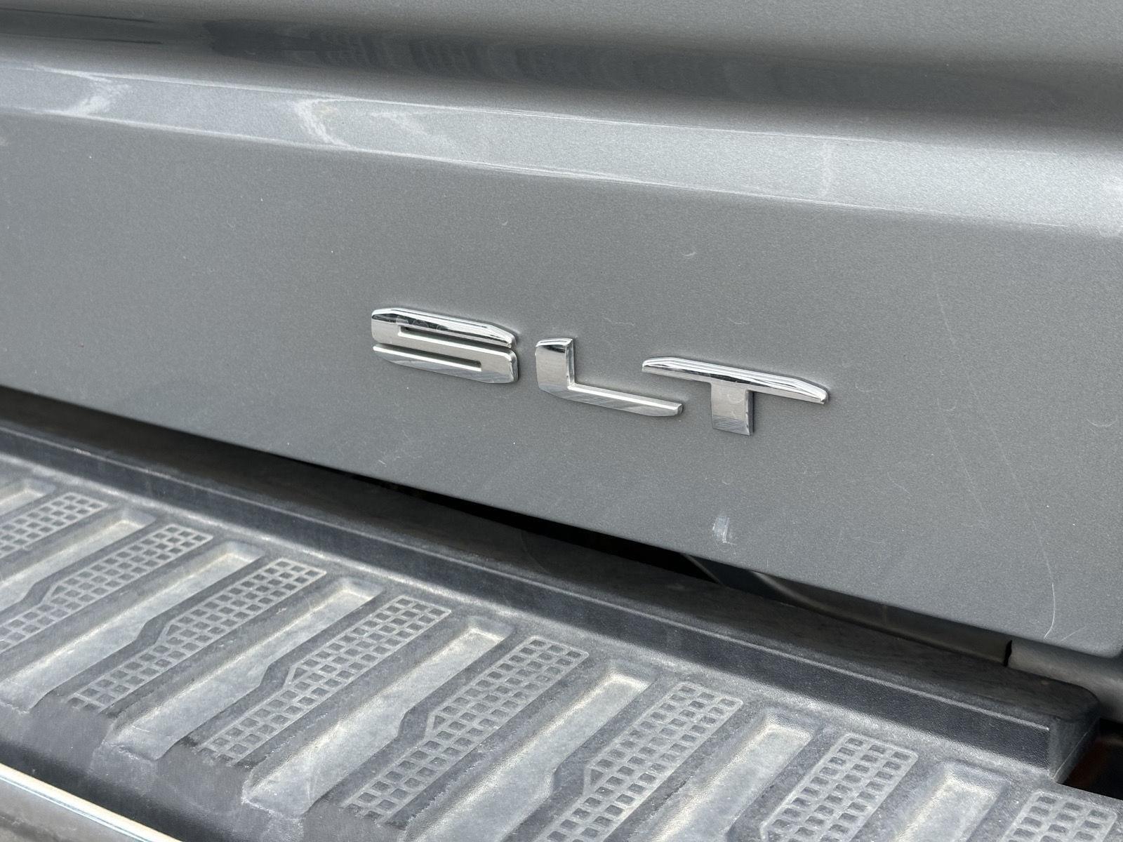 2025 GMC Sierra 1500 SLT photo 9