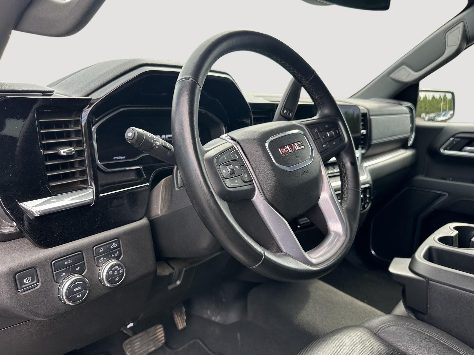 2025 GMC Sierra 1500 SLT photo 10
