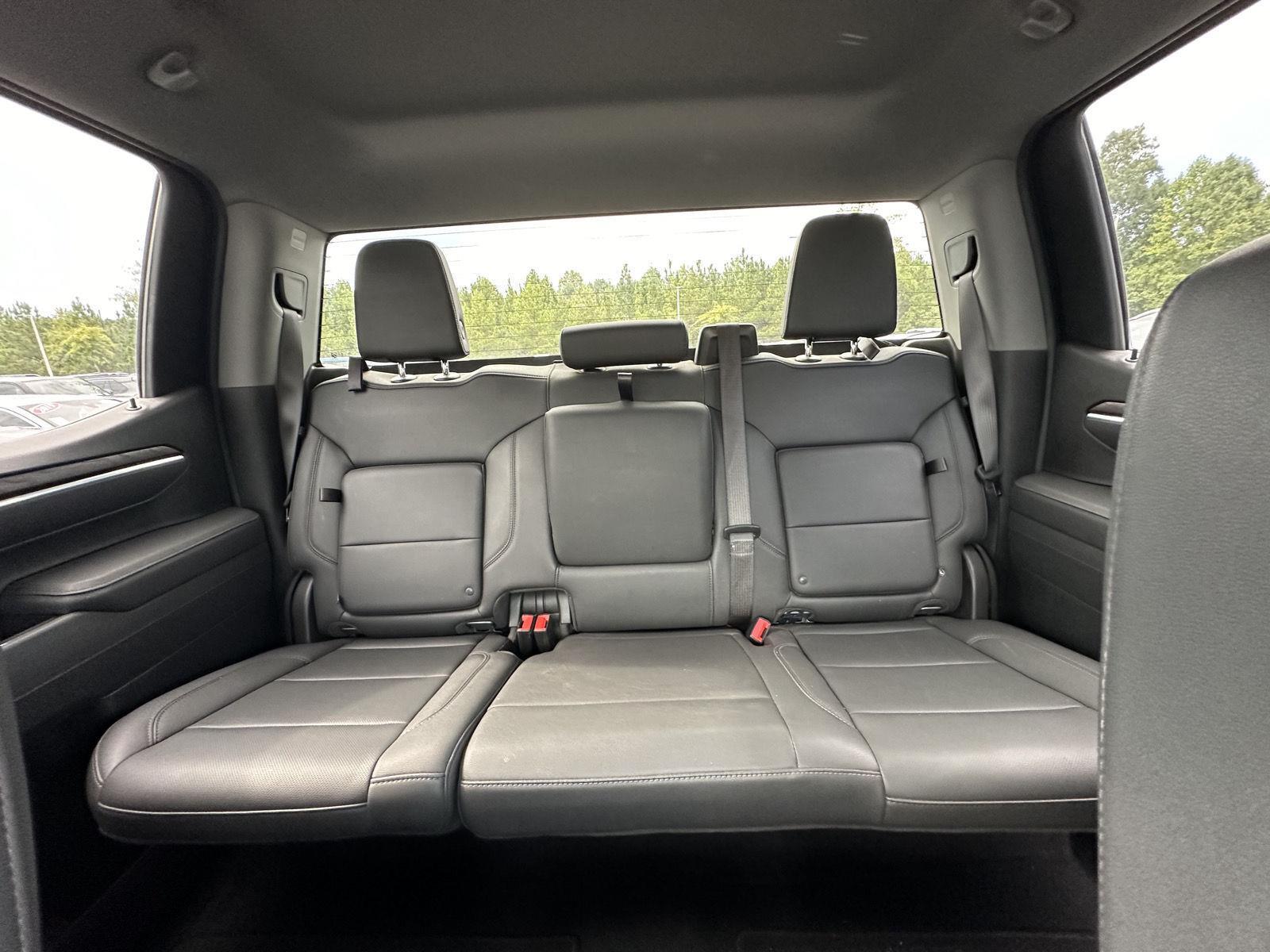 2025 GMC Sierra 1500 SLT photo 12