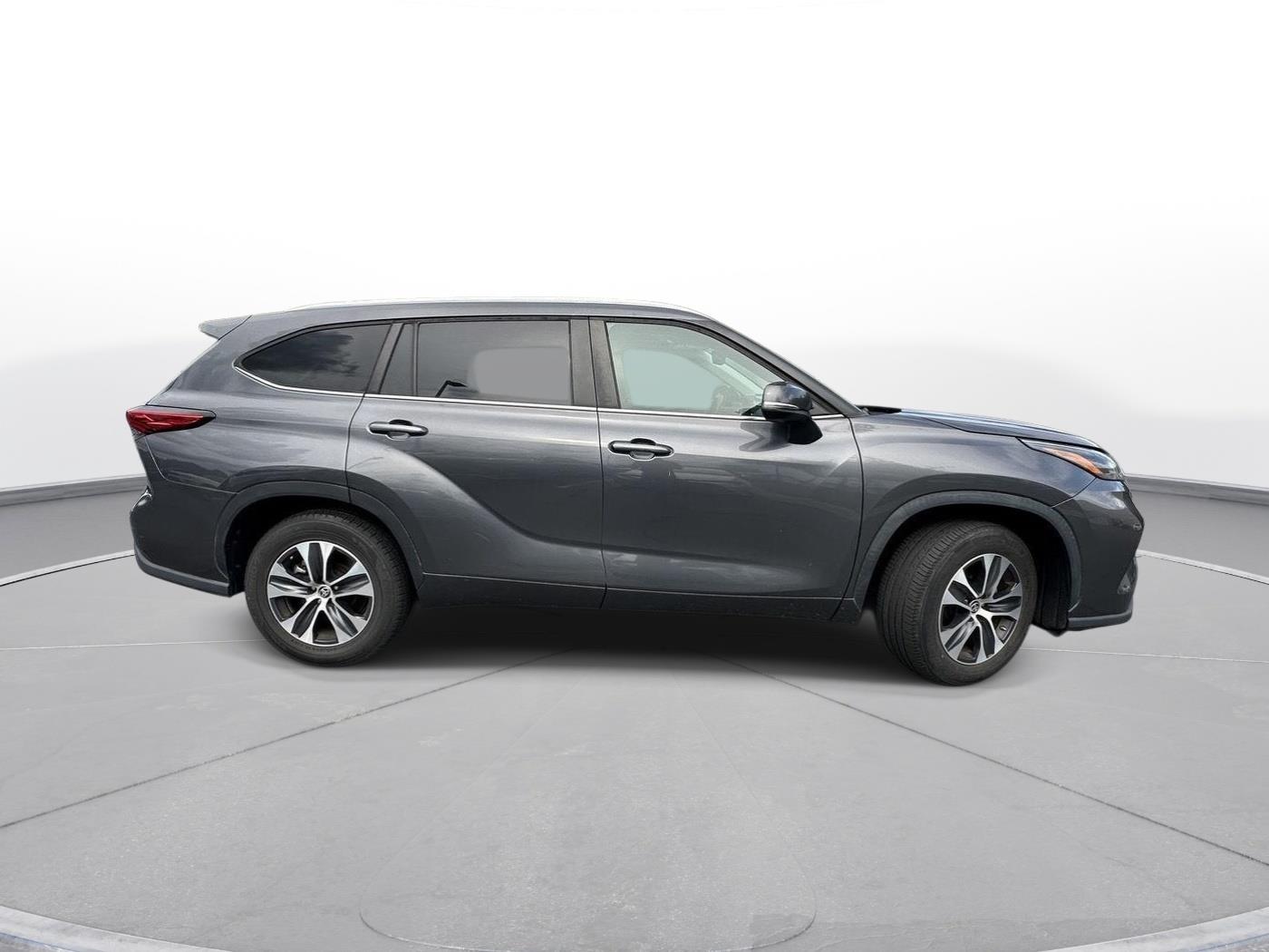 2023 Toyota Highlander XLE photo 4