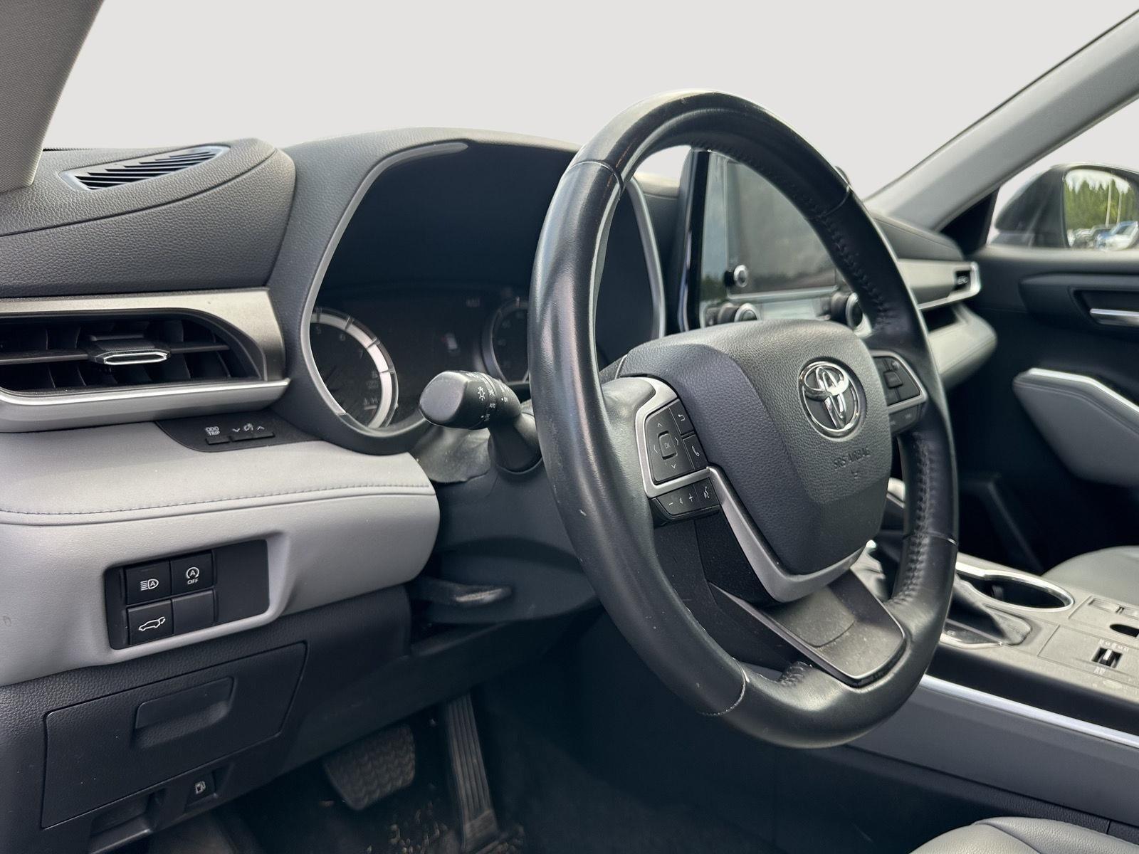 2023 Toyota Highlander XLE photo 10