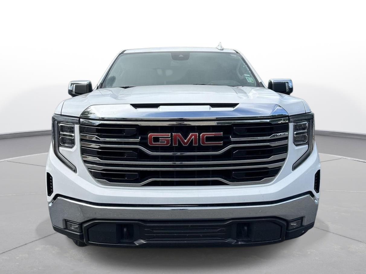 2025 GMC Sierra 1500 SLT photo 2