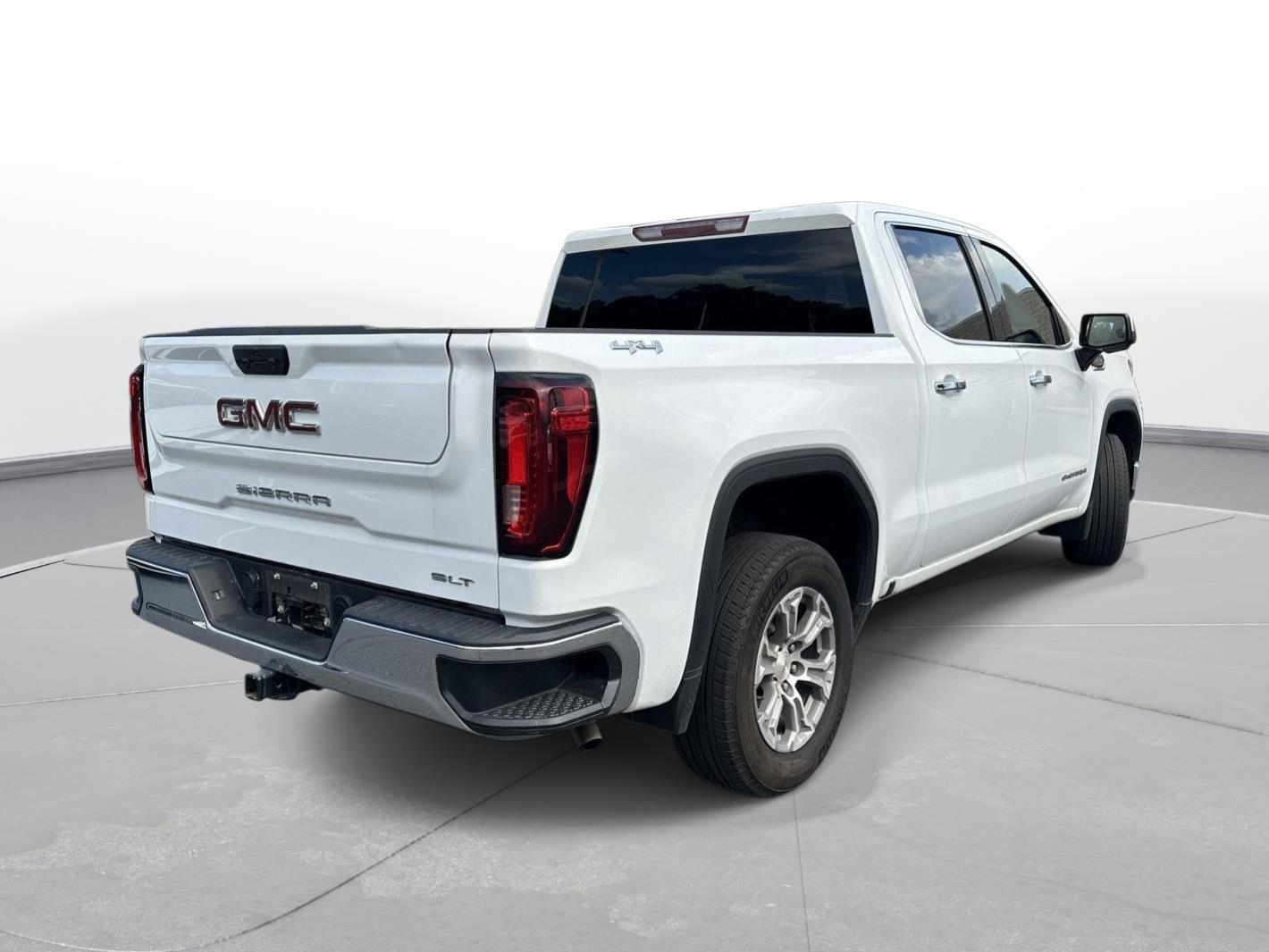 2025 GMC Sierra 1500 SLT photo 5
