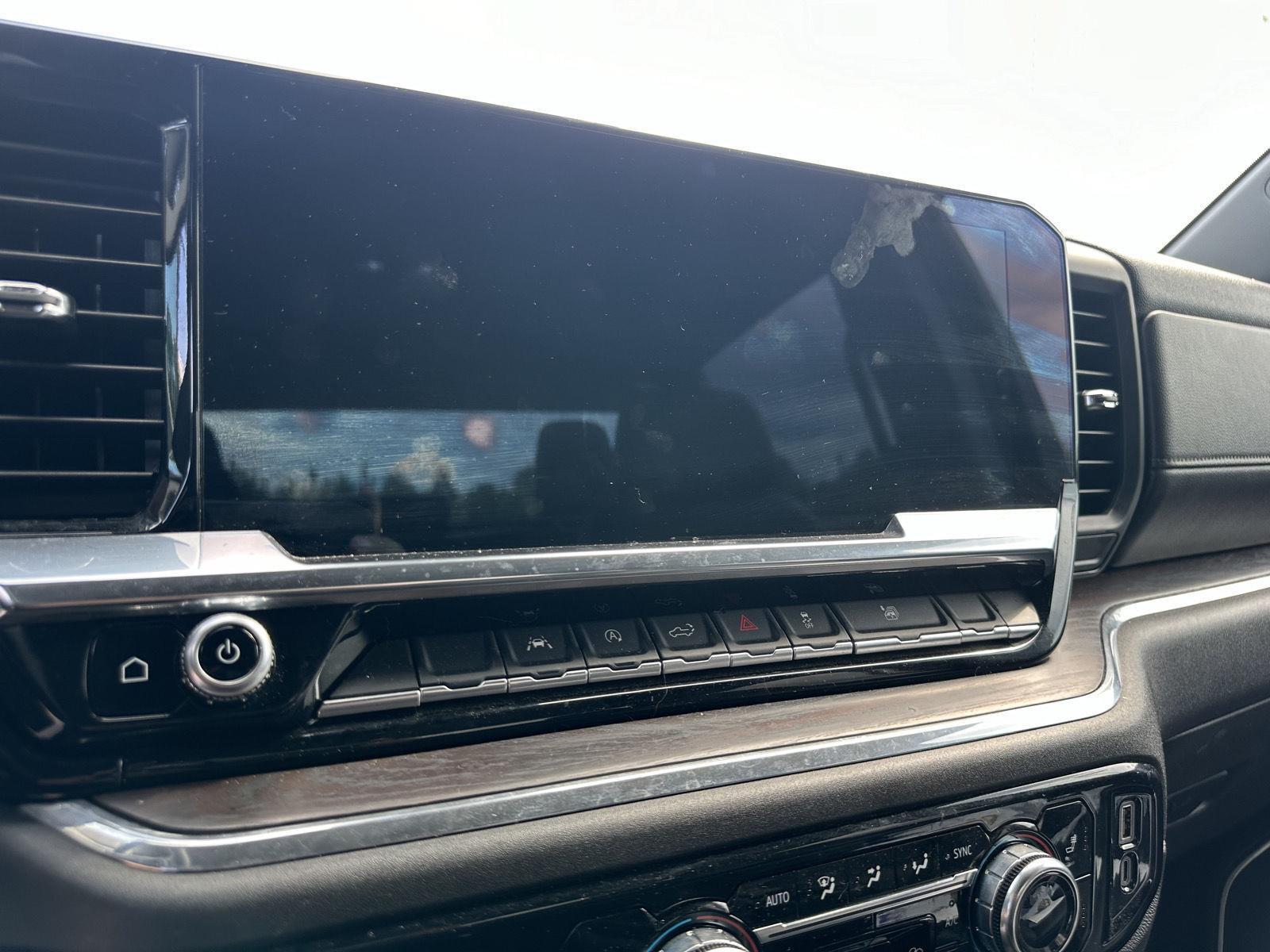 2025 GMC Sierra 1500 SLT photo 11