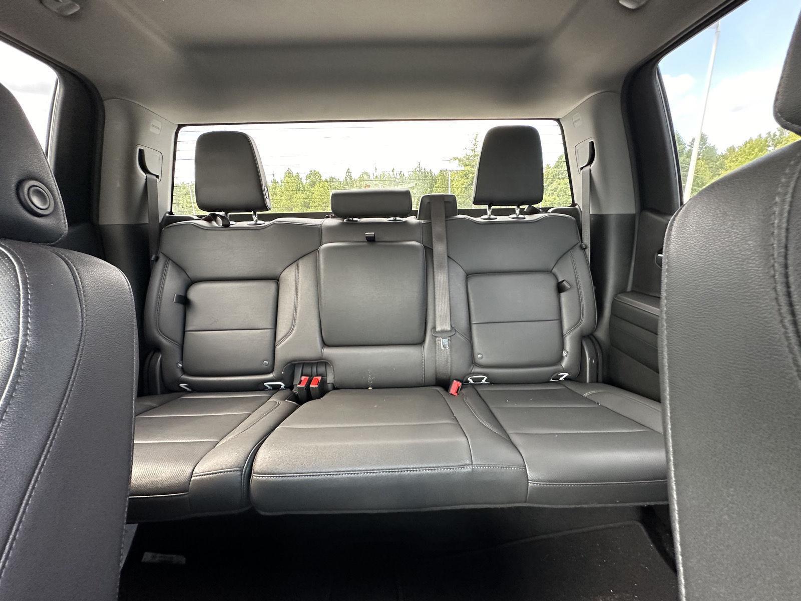 2025 GMC Sierra 1500 SLT photo 12