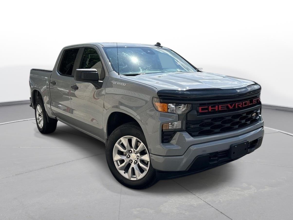 2024 Chevrolet Silverado 1500 Custom photo 3