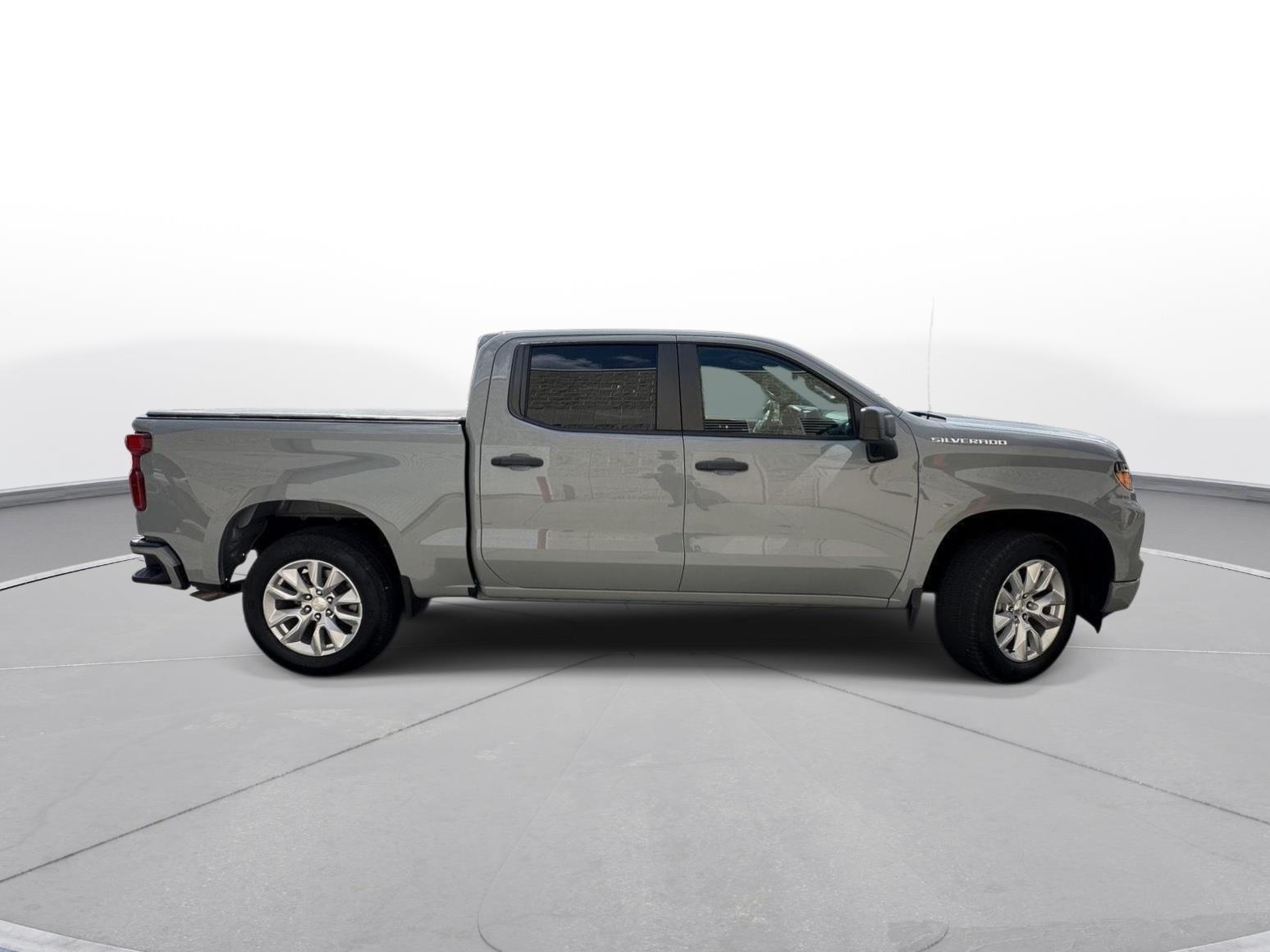2024 Chevrolet Silverado 1500 Custom photo 4