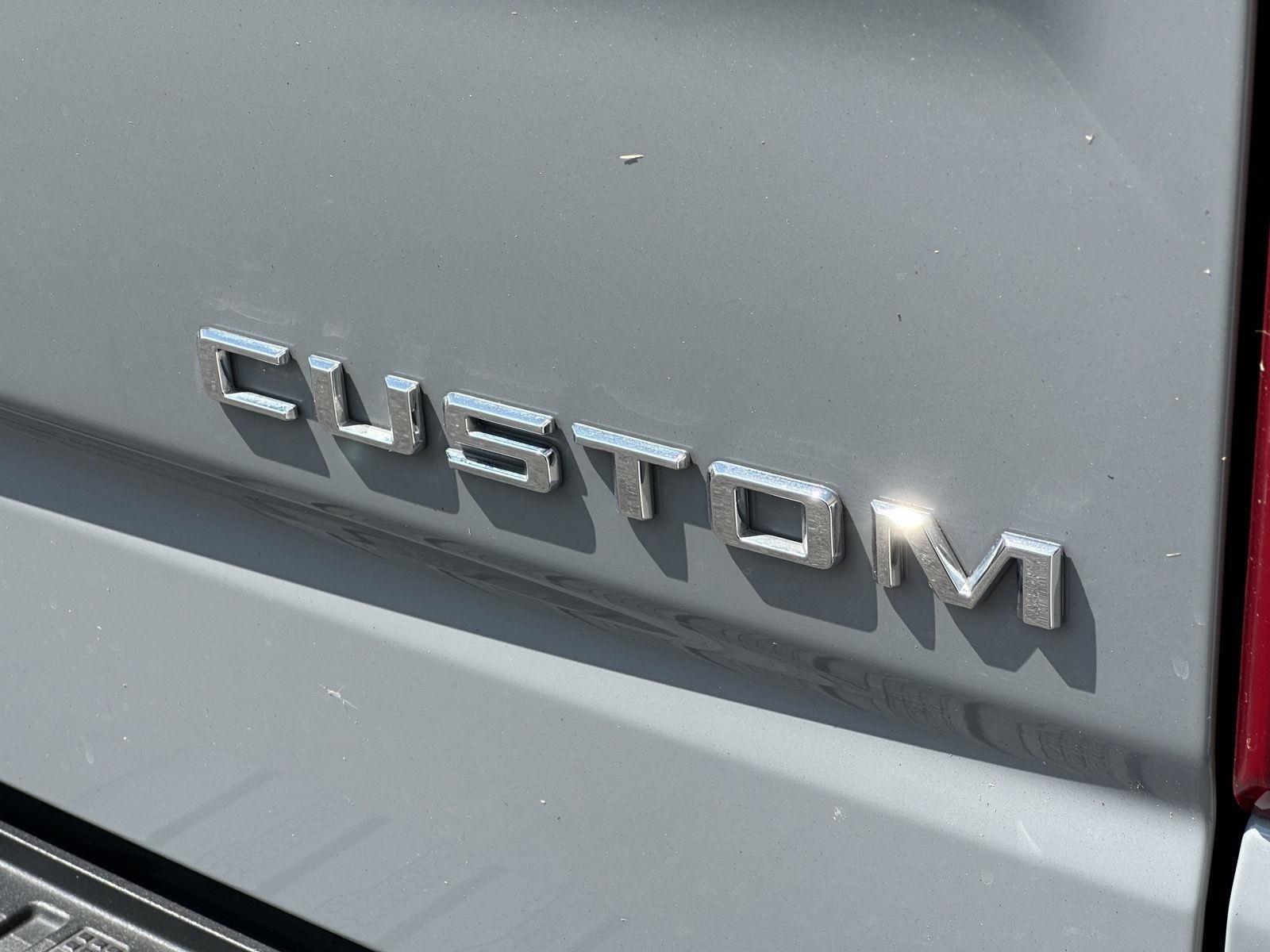 2024 Chevrolet Silverado 1500 Custom photo 9