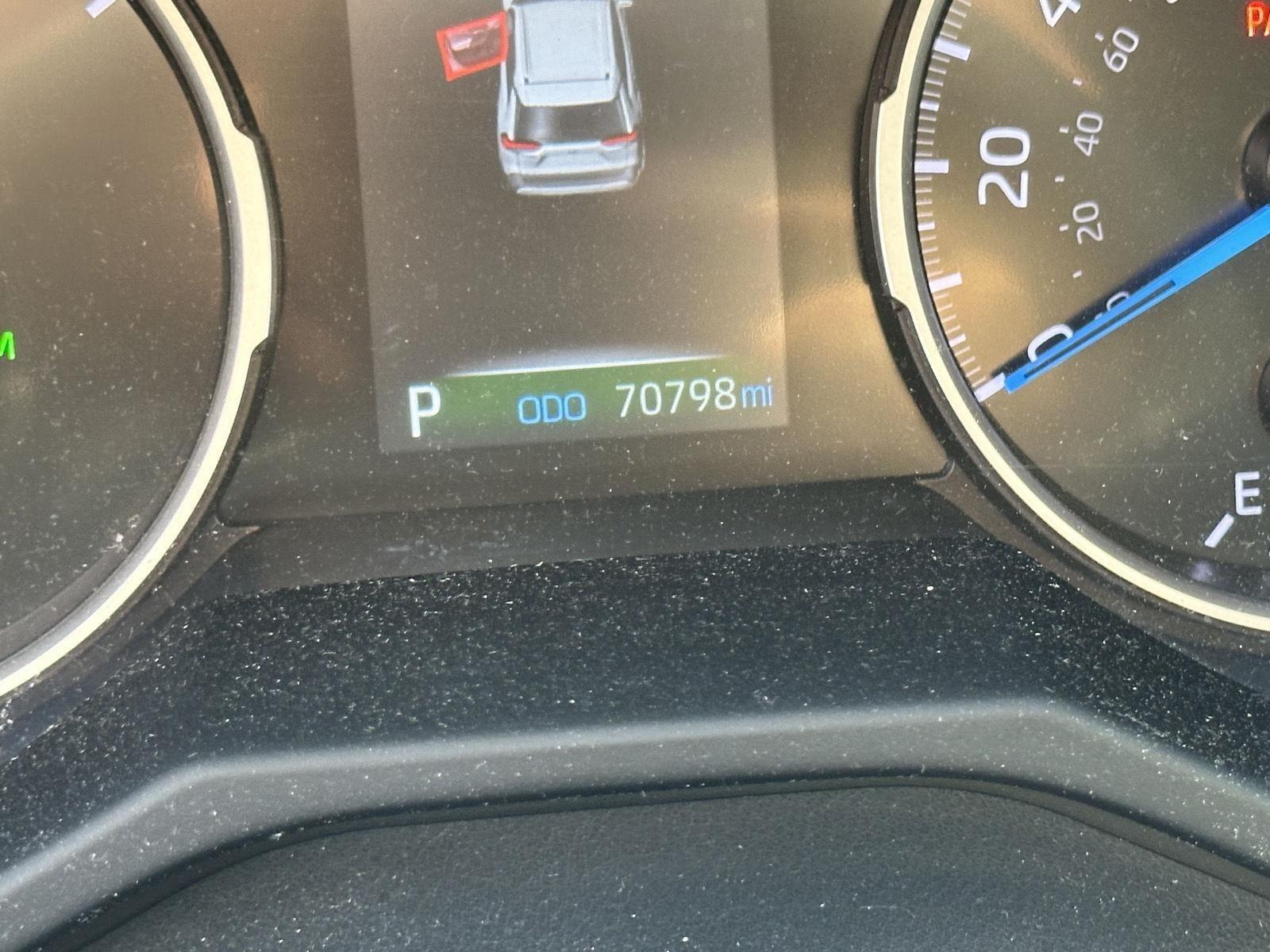 2022 Toyota RAV4 Hybrid XLE photo 12