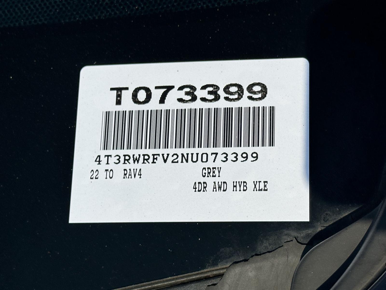2022 Toyota RAV4 Hybrid XLE photo 13