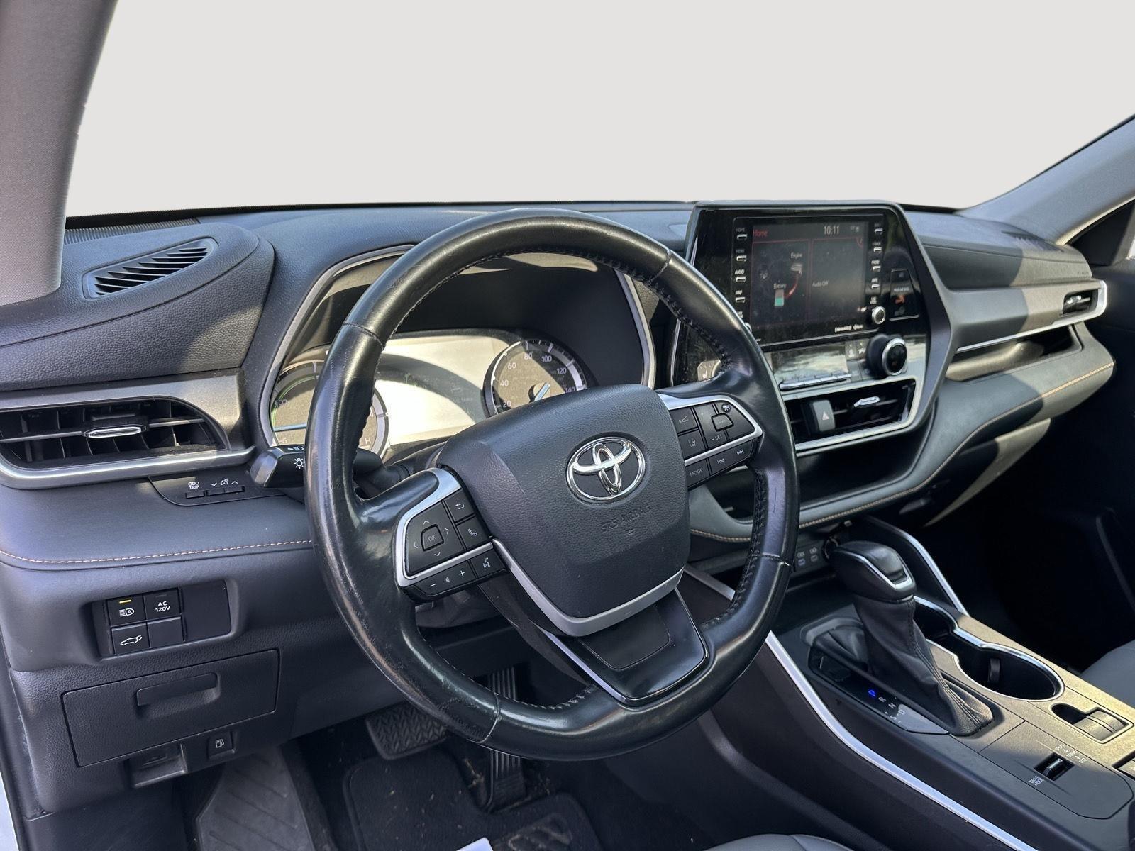 2022 Toyota Highlander Hybrid Bronze Edition photo 9