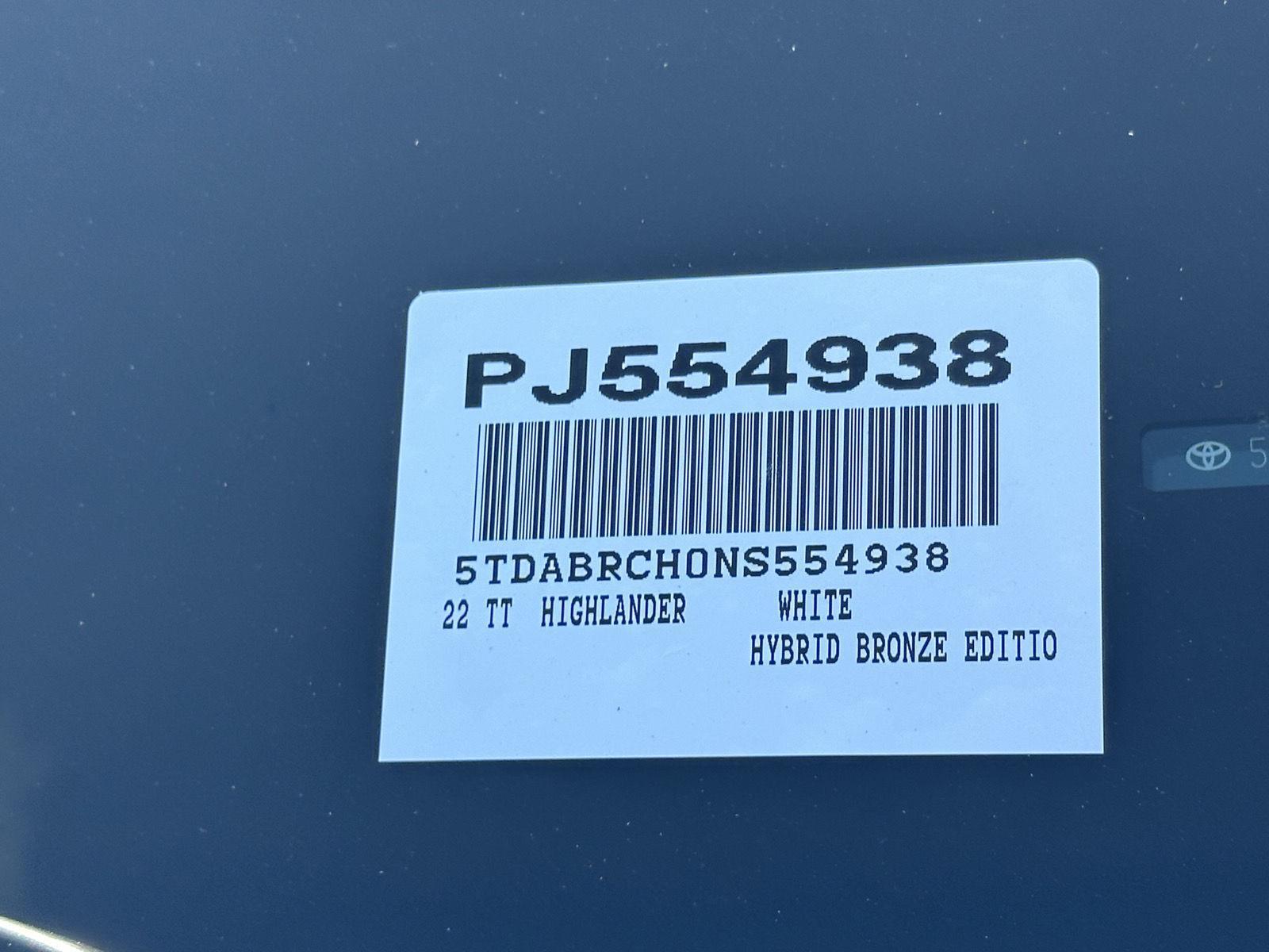 2022 Toyota Highlander Hybrid Bronze Edition photo 13