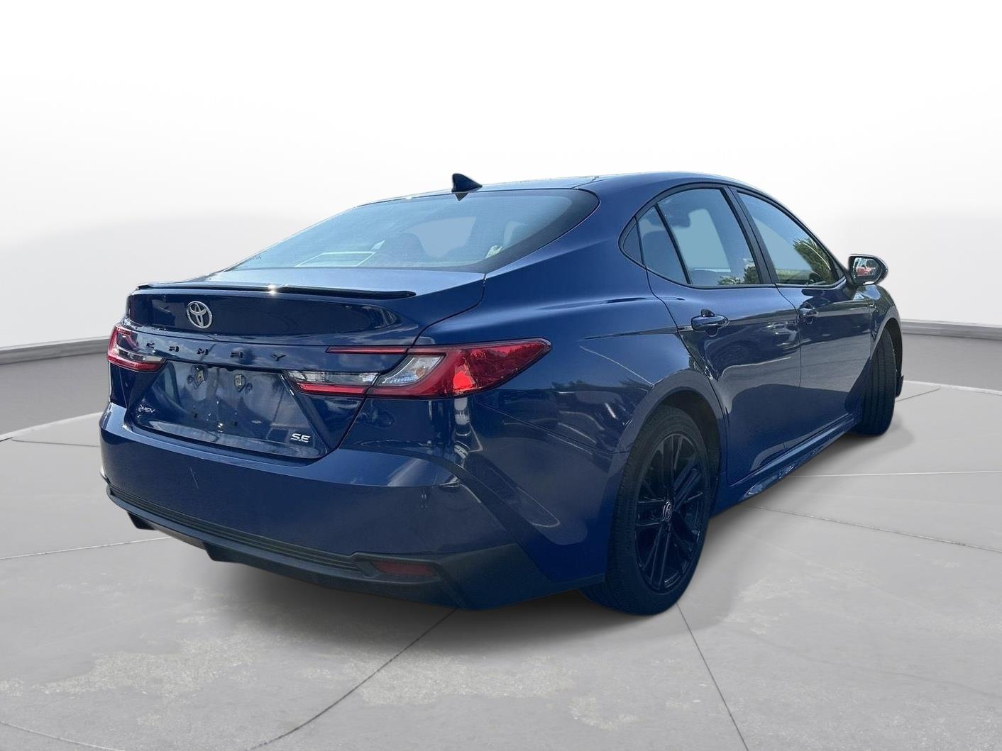 2025 Toyota Camry SE photo 5