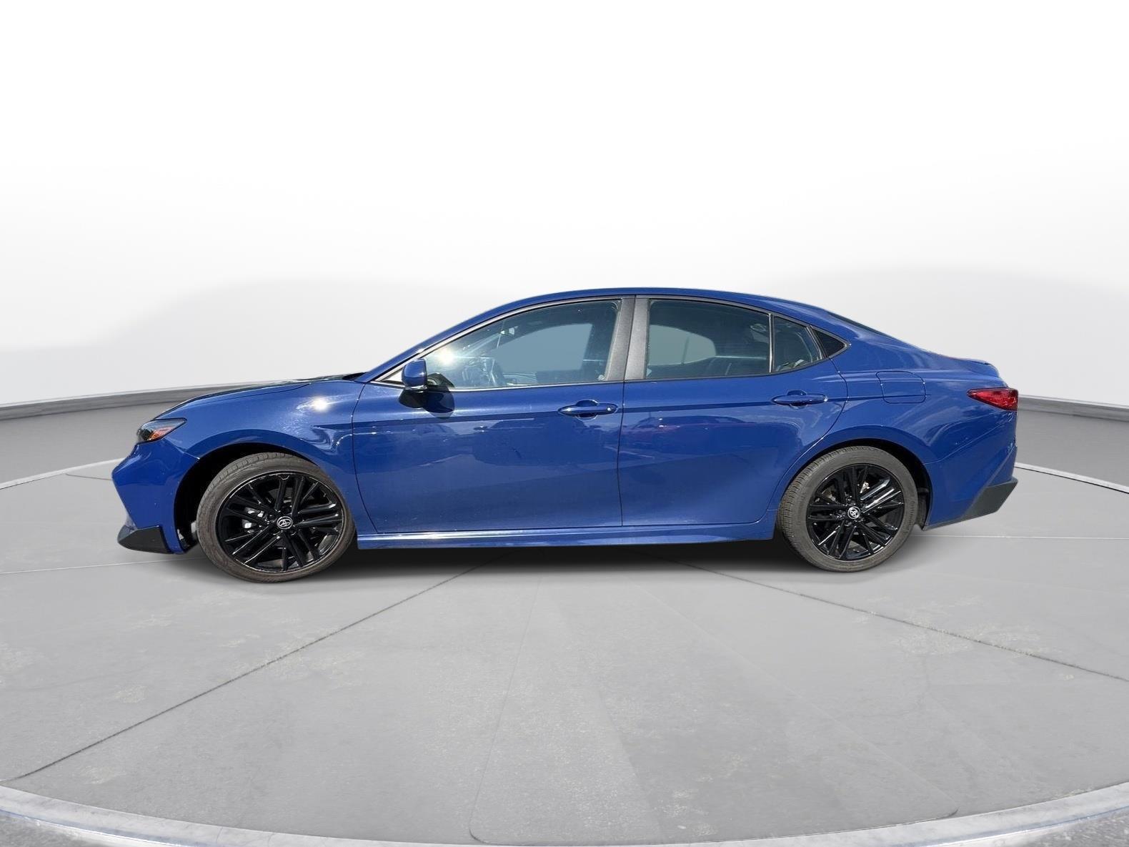 2025 Toyota Camry SE photo 8