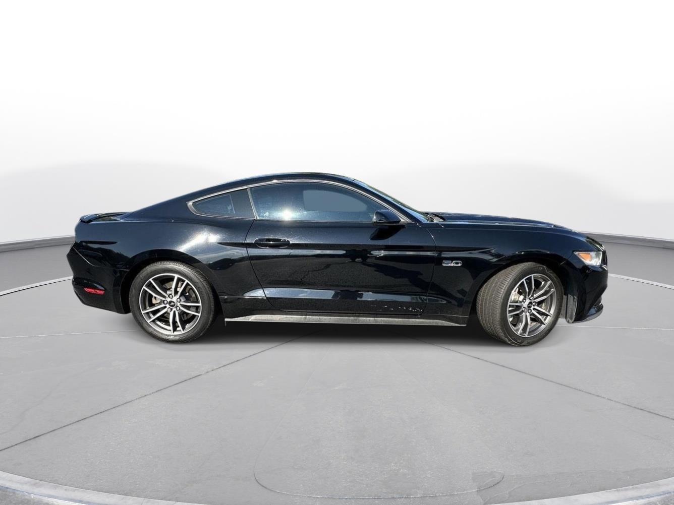 2017 Ford Mustang GT photo 4
