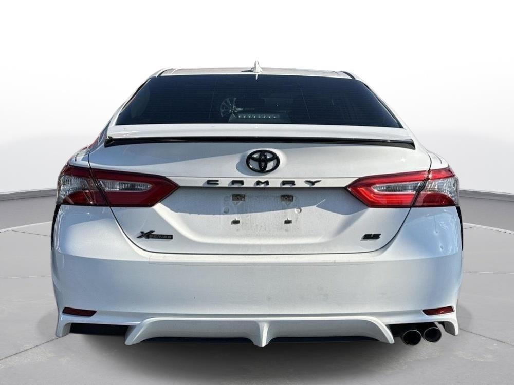 2019 Toyota Camry SE photo 6