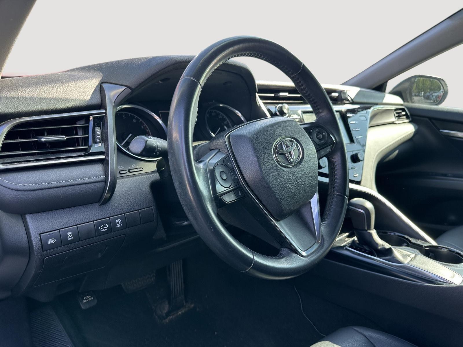 2019 Toyota Camry SE photo 10