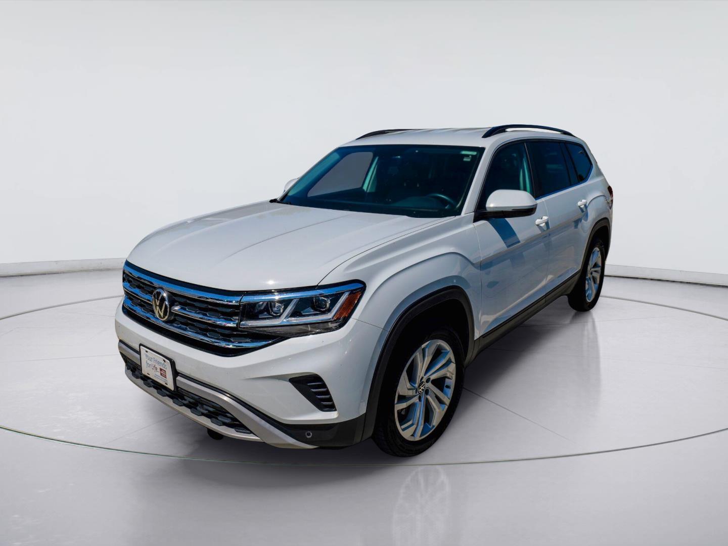 Pure White 2022 Volkswagen Atlas SUV / Crossover Front-Wheel Drive Automatic
