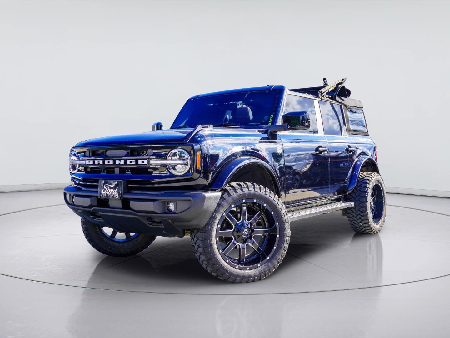  2023 Ford Bronco Outer Banks 4-Door 4WD   