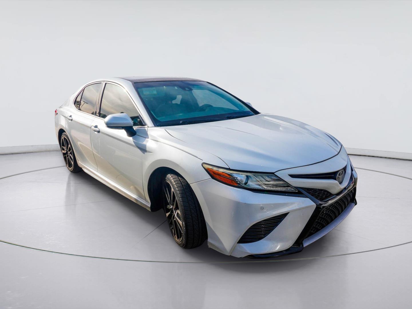 White (Wind Chill Pearl) 2018 Toyota Camry Sedan Front-Wheel Drive