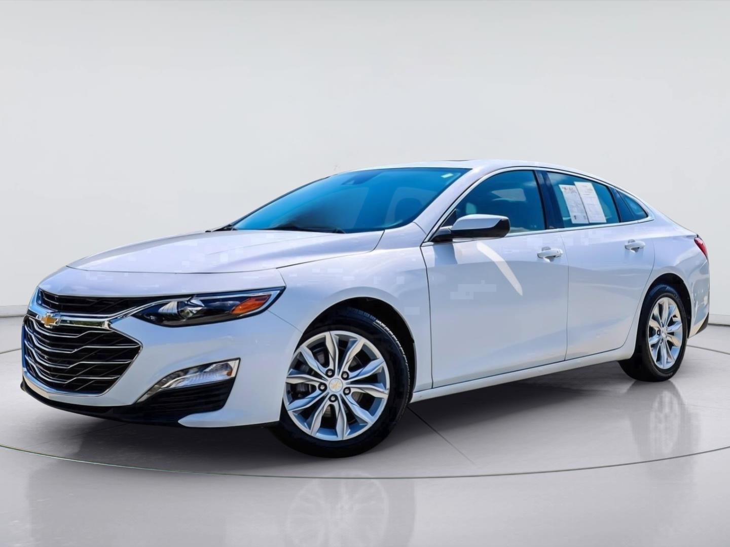 Summit White 2024 Chevrolet Malibu Sedan Front-Wheel Drive Continuously Variable Transmission