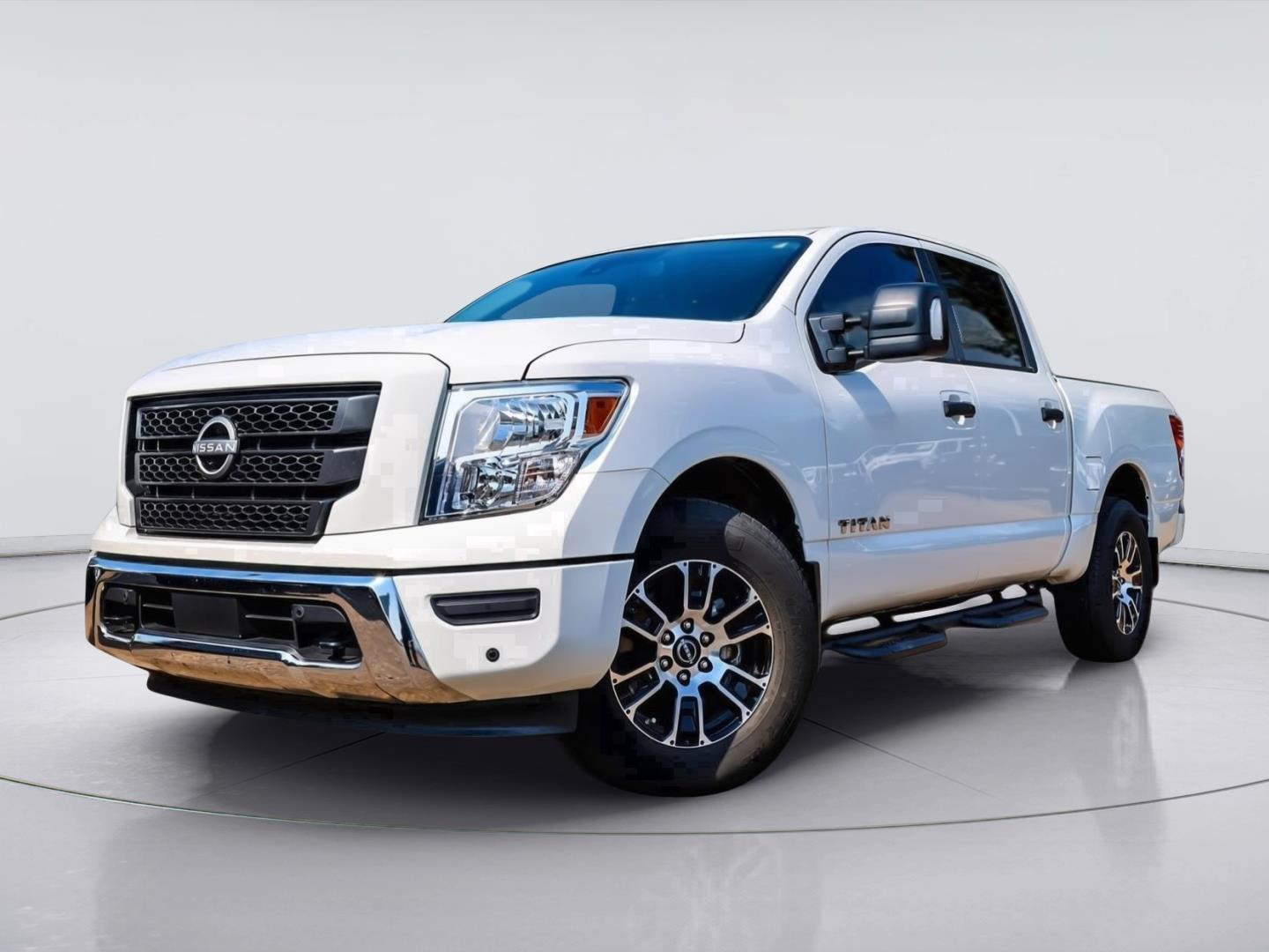 Glacier White 2024 Nissan Titan Pickup Truck Four-Wheel Drive Automatic