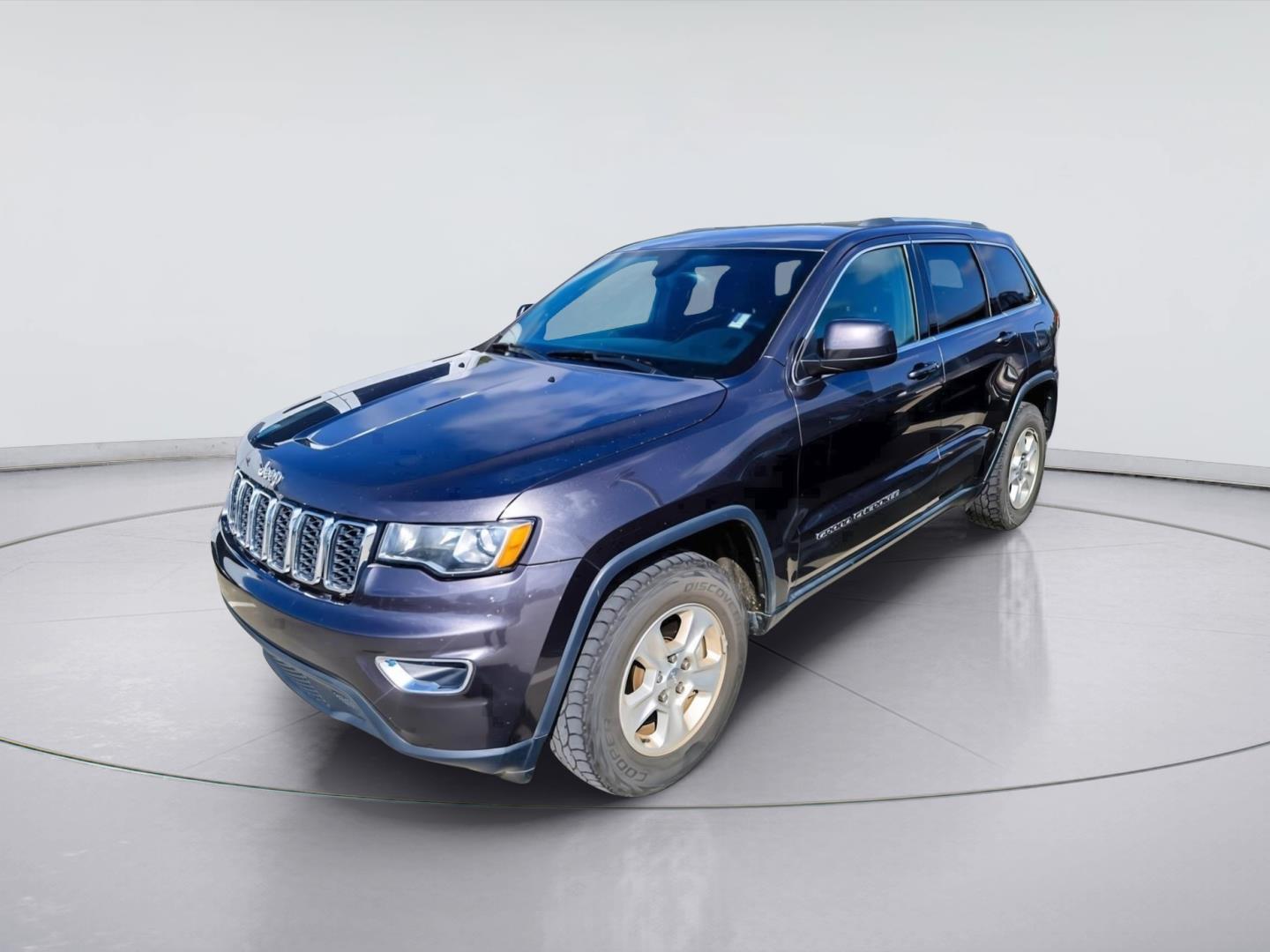 Gray (Granite Crystal Metallic Clearcoat) 2017 Jeep Grand Cherokee SUV / Crossover 4X2 8-Speed Automatic