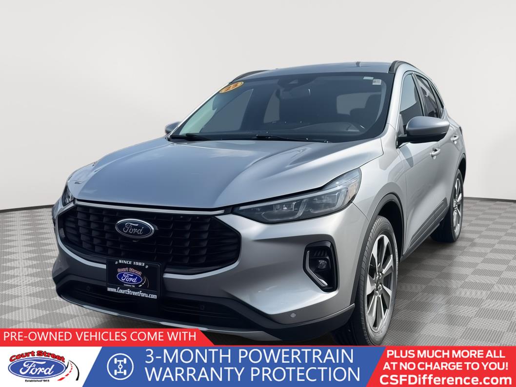 2023 Ford Escape Platinum's photo