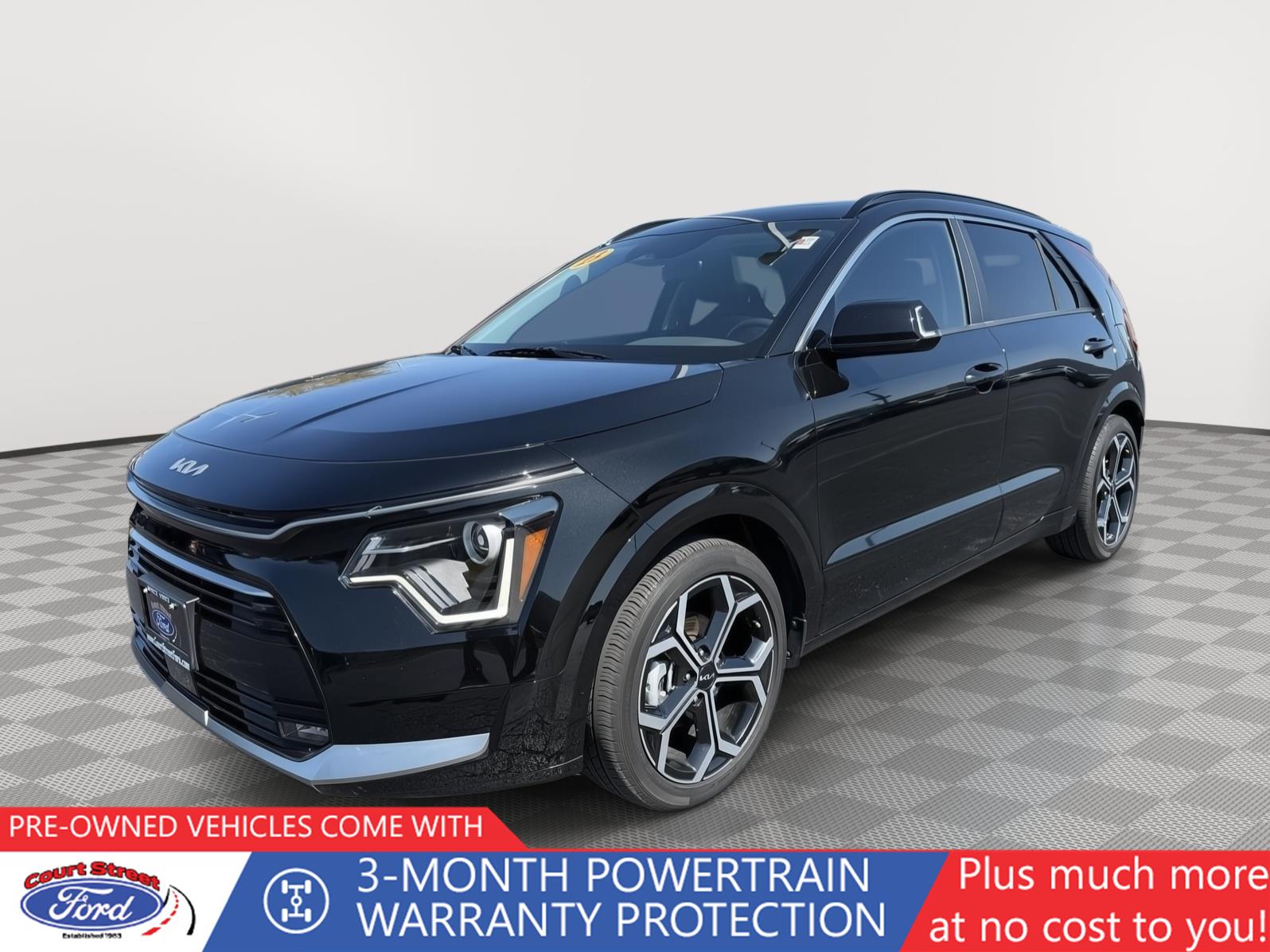 2023 Kia Niro EX Touring's photo