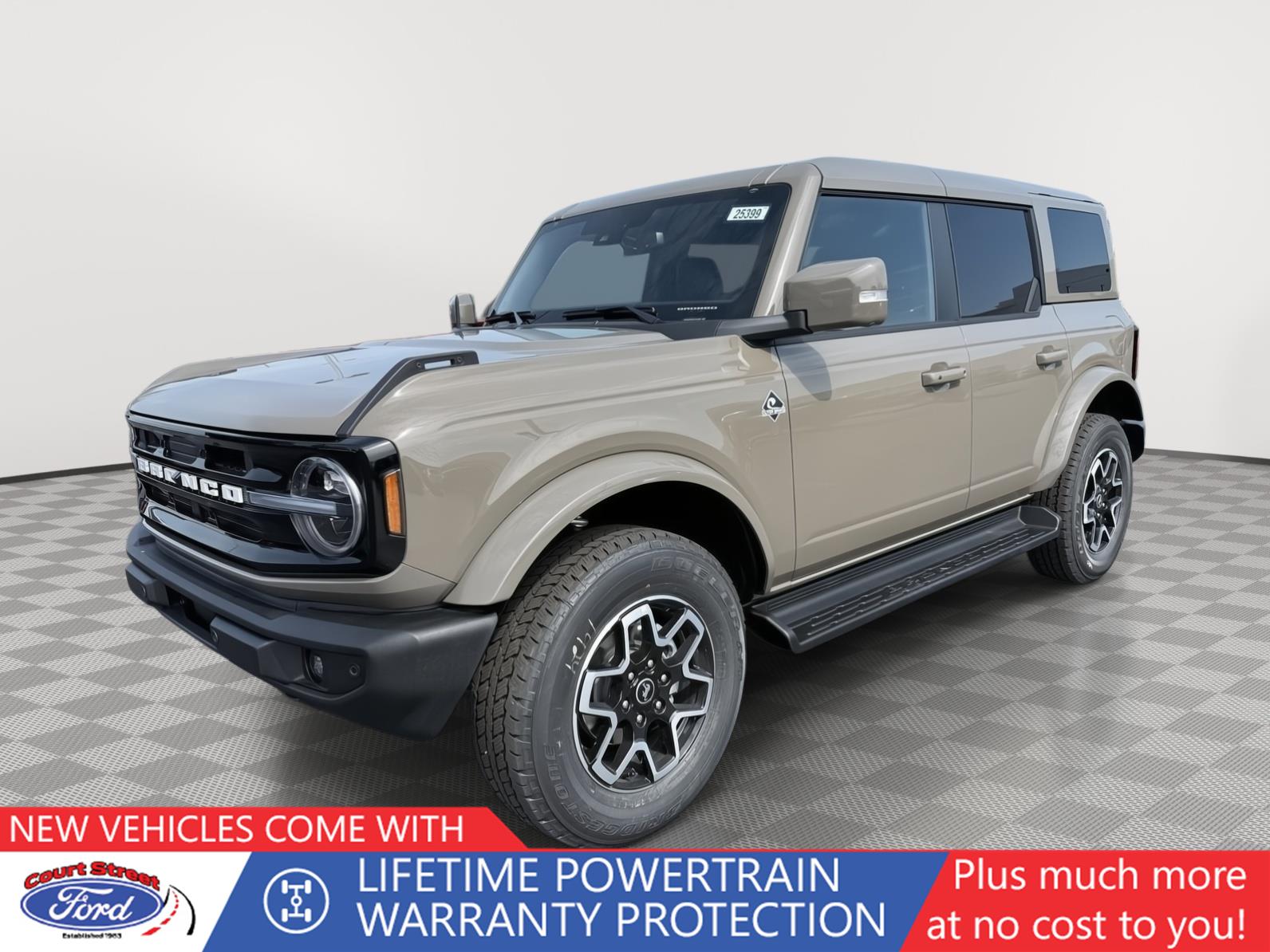 2025 Ford Bronco Outer Banks's photo