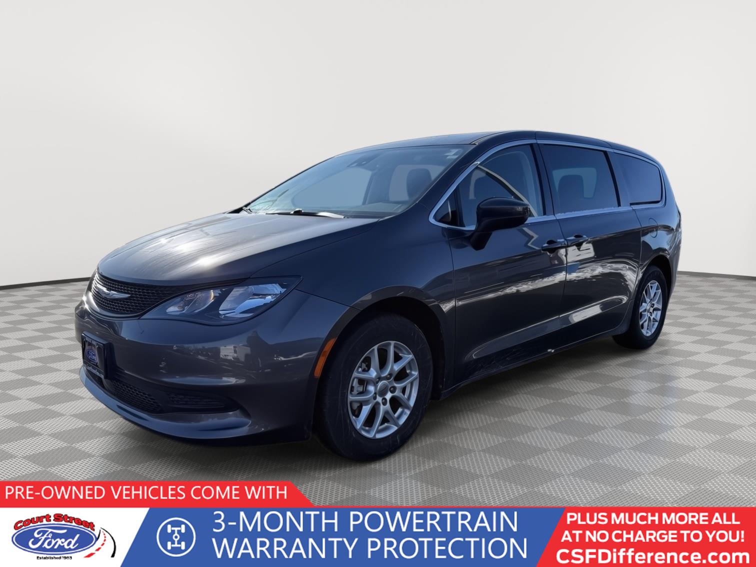 2023 Chrysler Voyager LX's photo