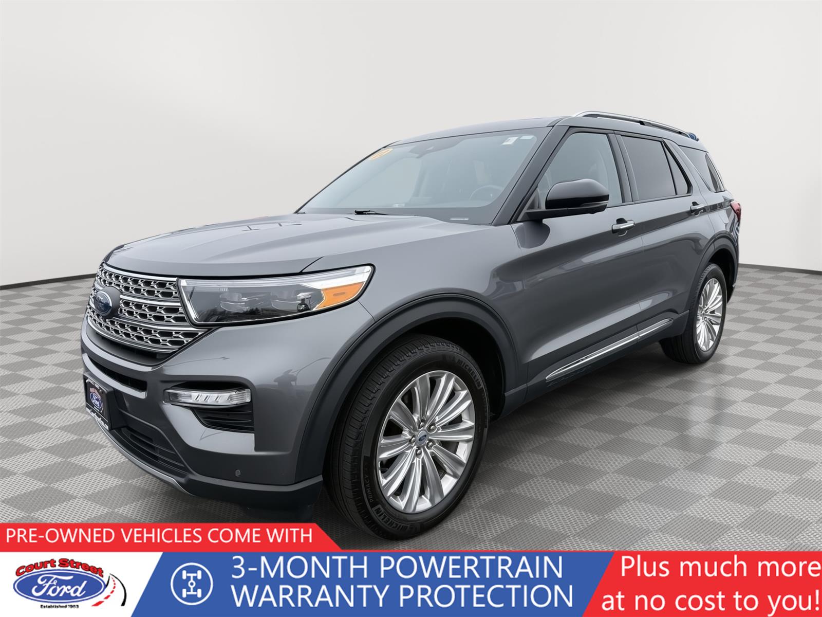 2022 Ford Explorer Limited's photo