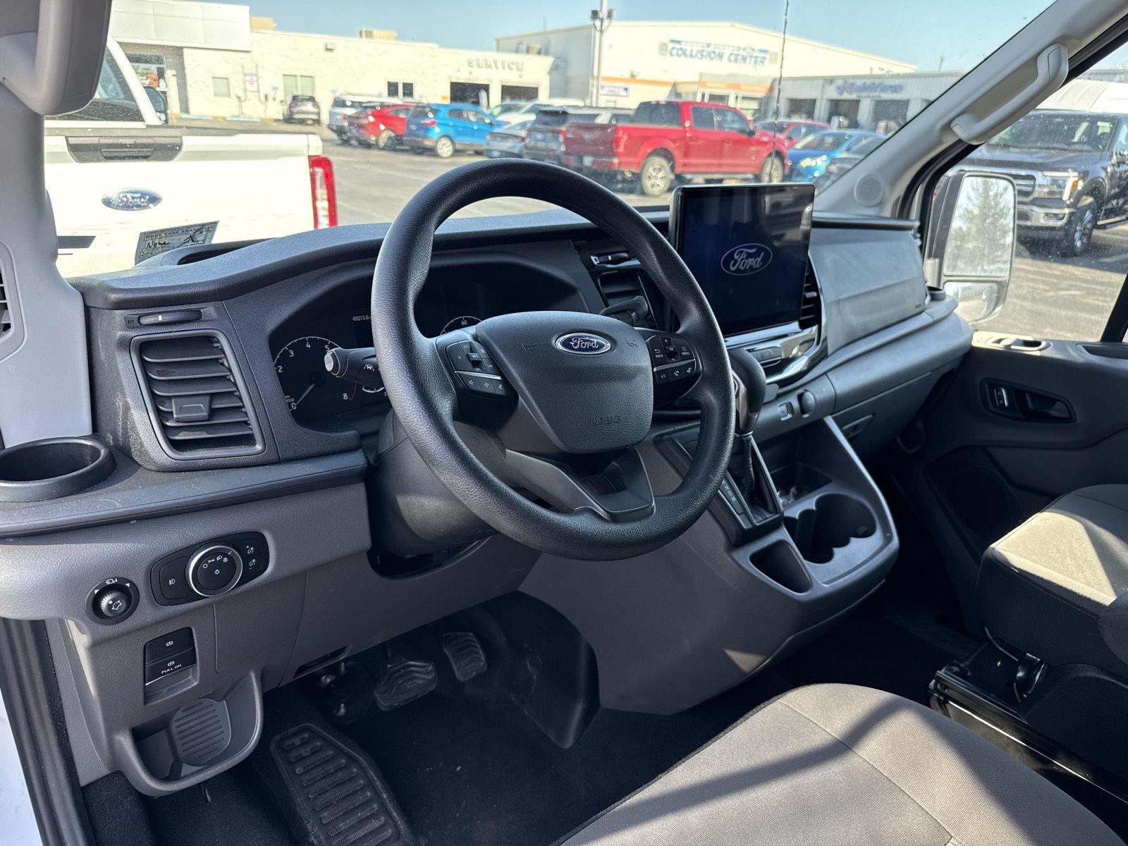 View vehicle photo 2