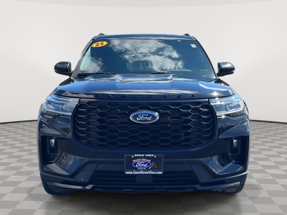 View vehicle photo 2