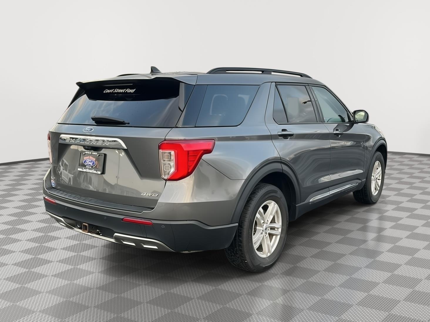 View vehicle photo 5