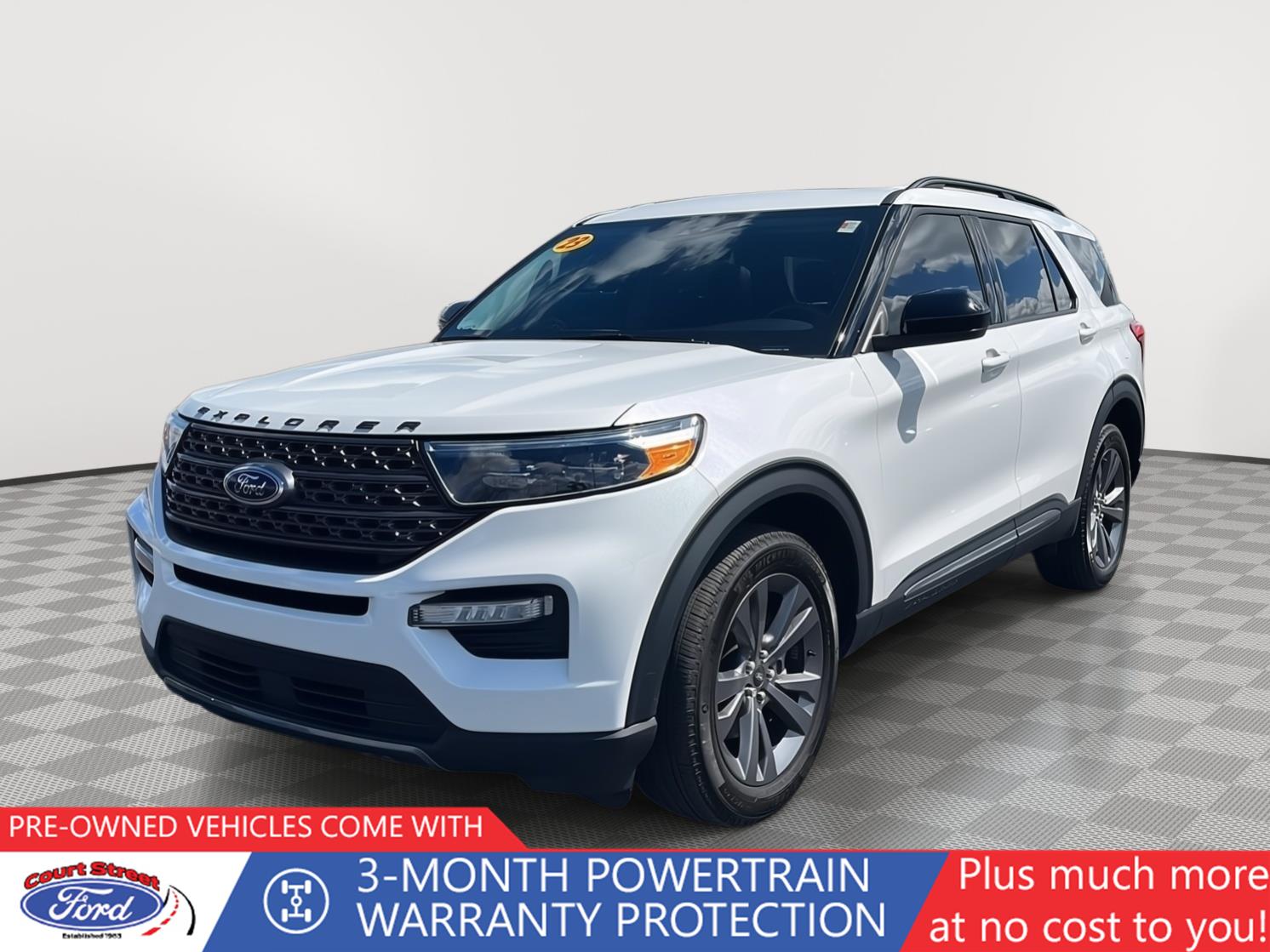 2023 Ford Explorer XLT 4WD's photo