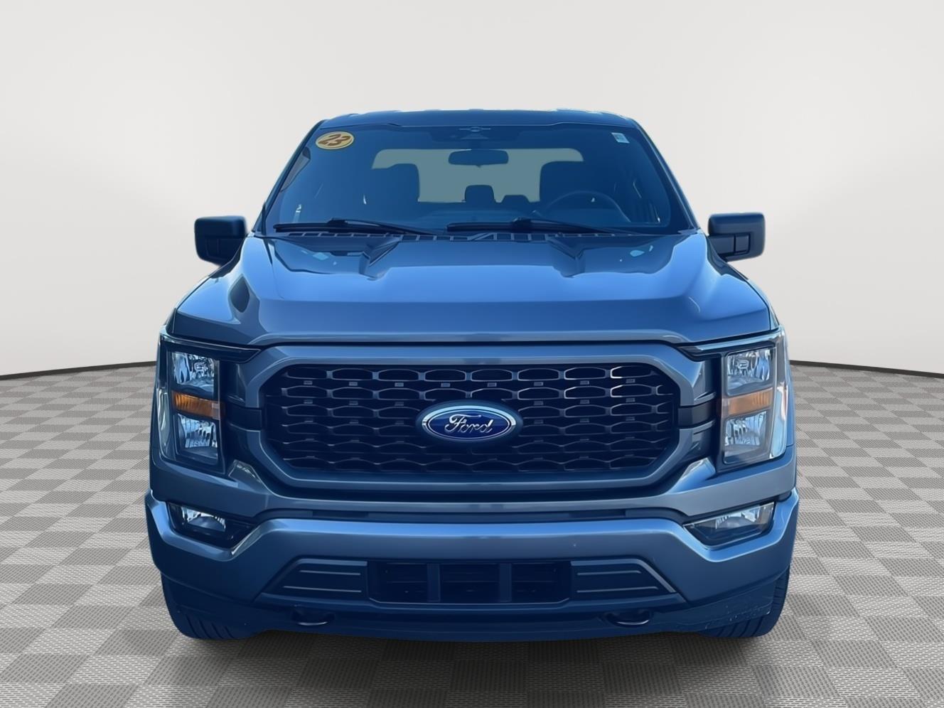 View vehicle photo 2