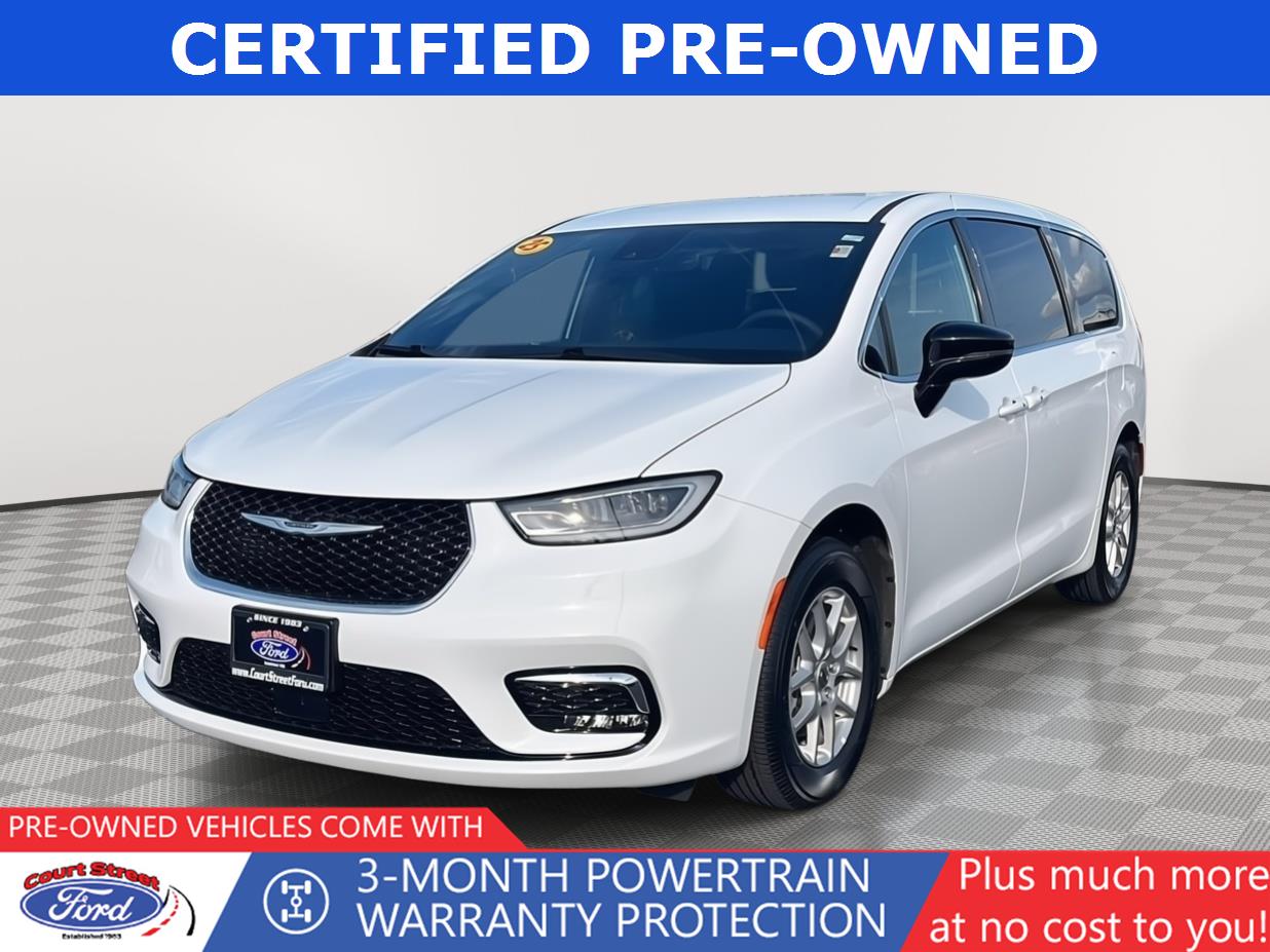 2025 Chrysler Pacifica Select's photo
