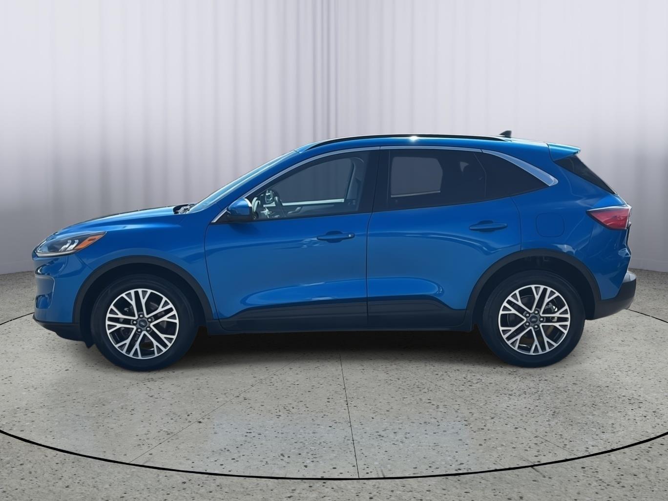 View vehicle photo 2