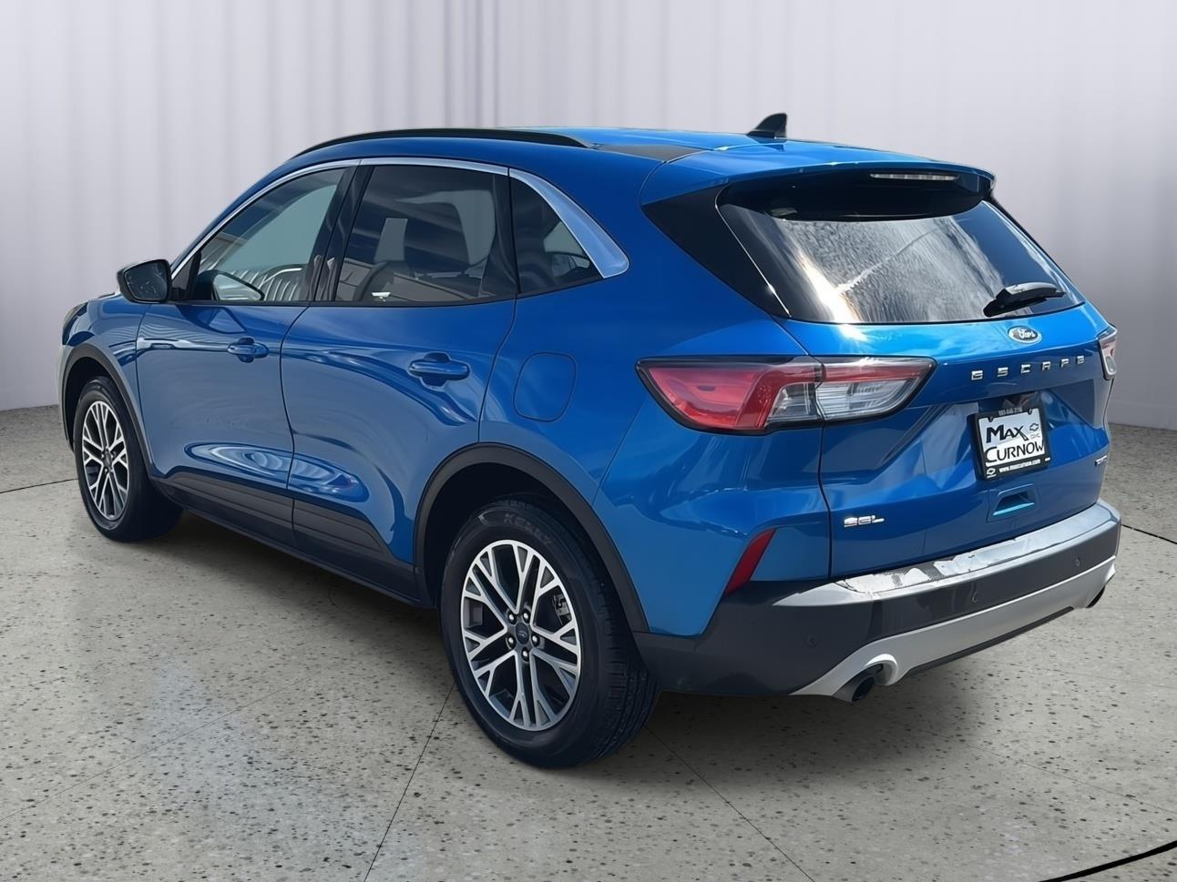 View vehicle photo 3