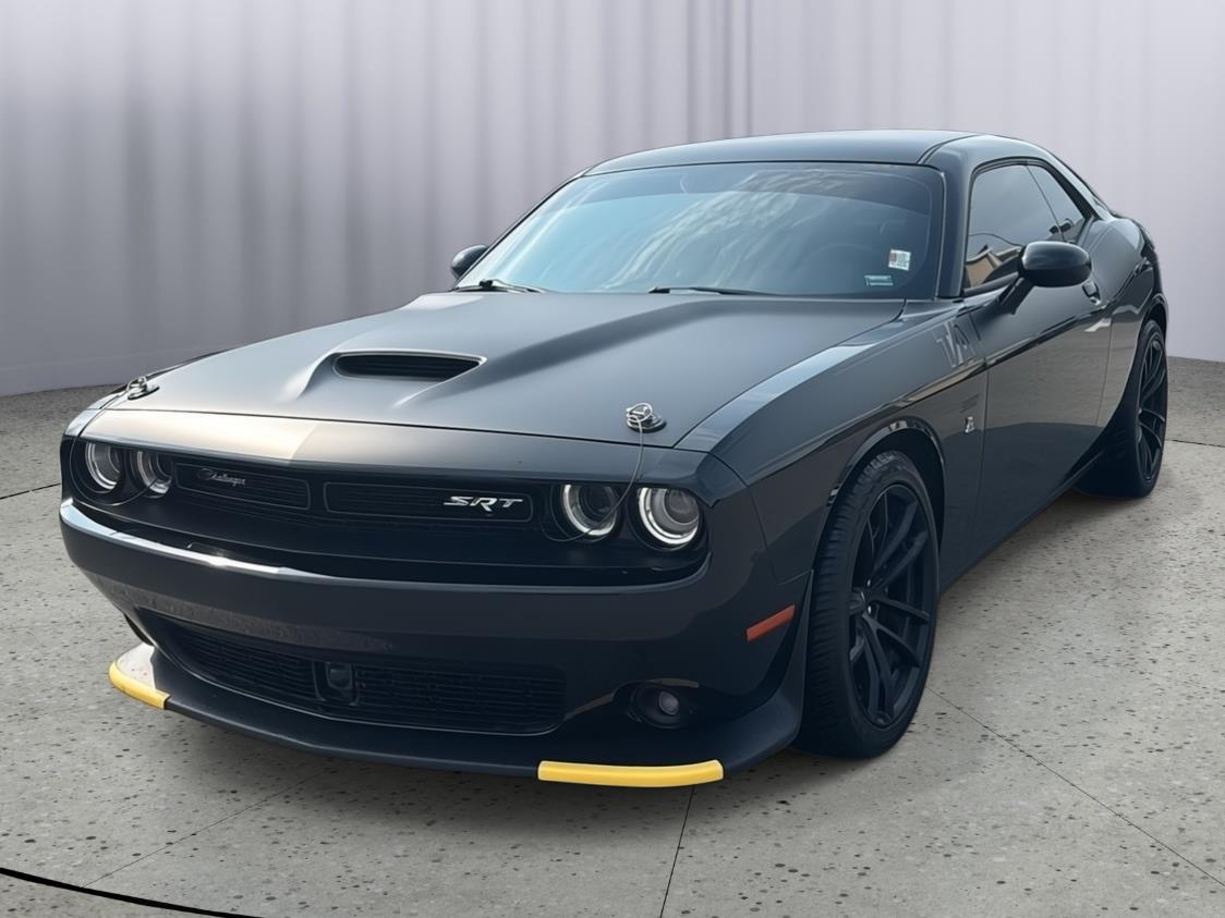Pitch Black Clearcoat 2021 Dodge Challenger Coupe Rear-Wheel Drive 8-Speed Automatic