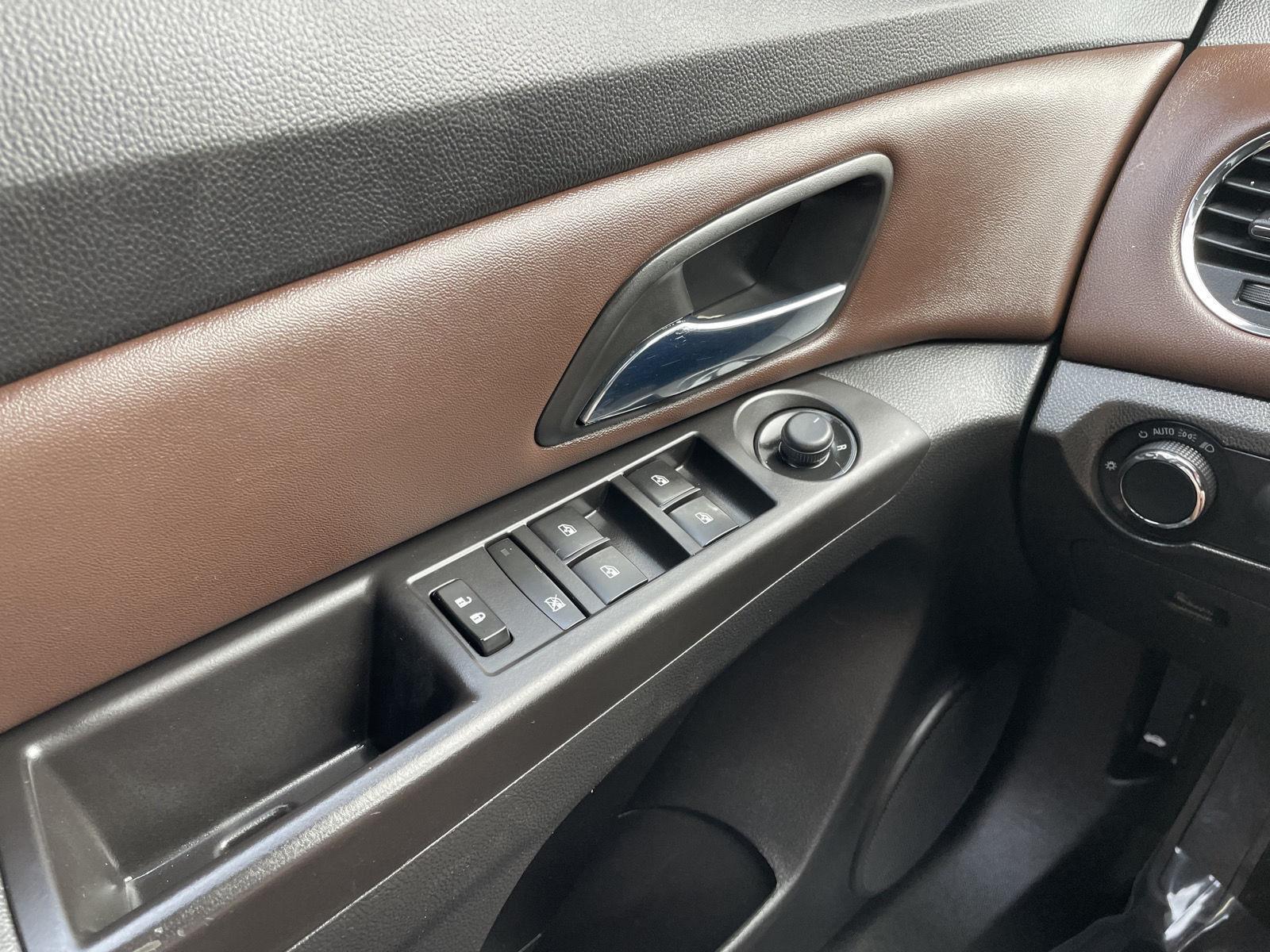 Used 2015 Chevrolet Cruze LT Sedan for sale in Lincoln NE