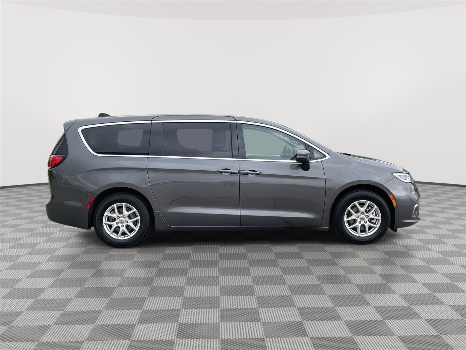 Used 2023 Chrysler Pacifica Touring L Minivans for sale in Lincoln NE