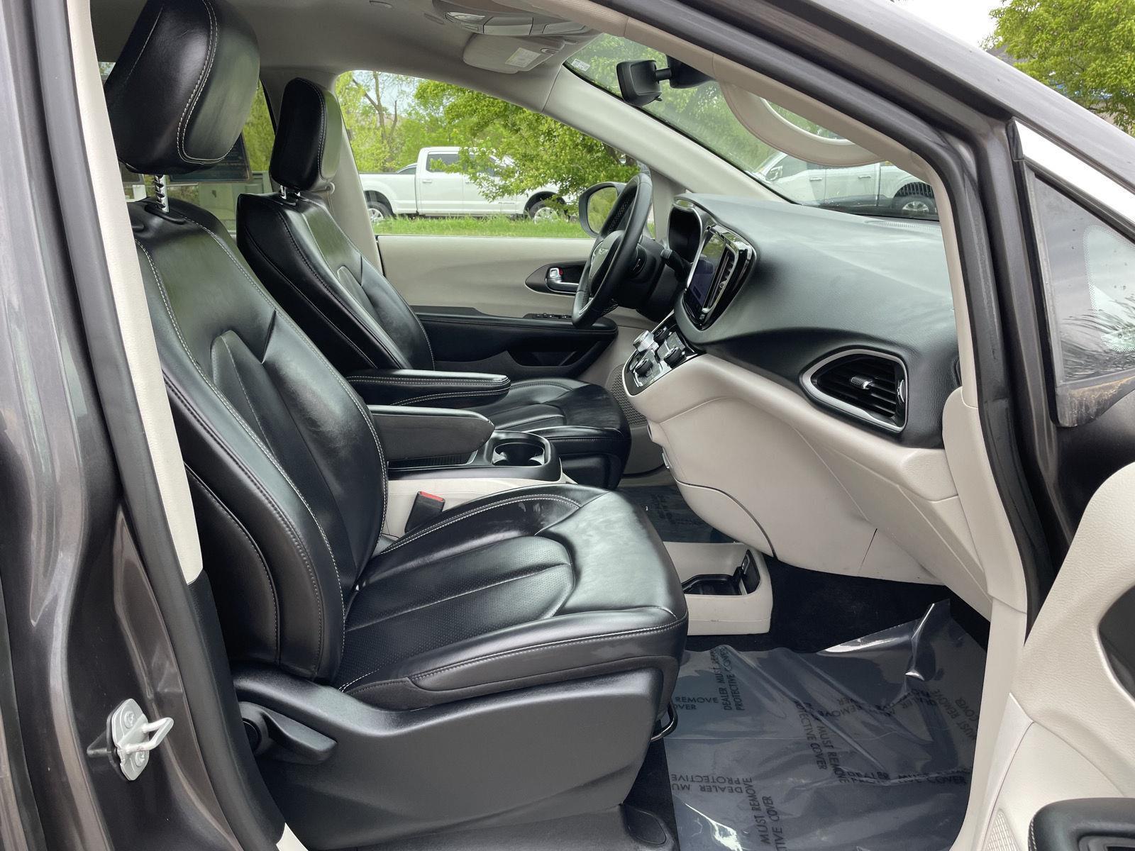 Used 2023 Chrysler Pacifica Touring L Minivans for sale in Lincoln NE