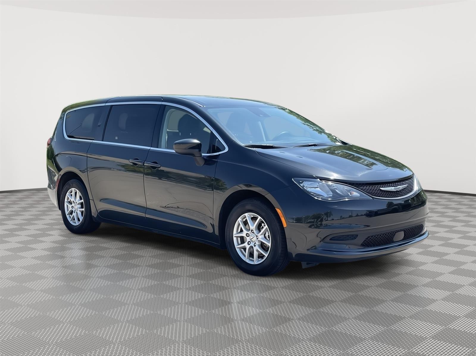 Used 2023 Chrysler Voyager LX Minivans for sale in Lincoln NE